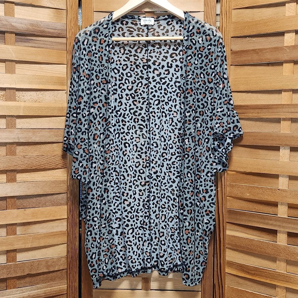 Texas True Threads Leopard Print Short Sleeve Kimono Women's Size L